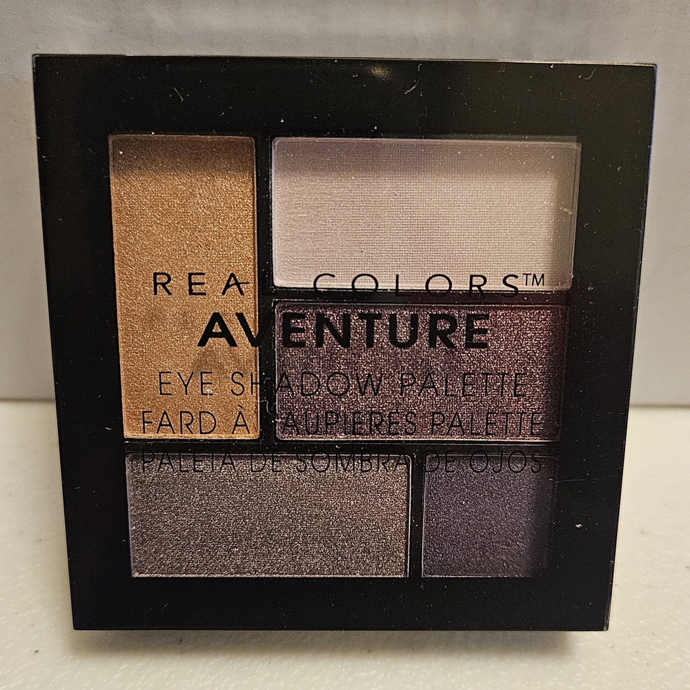 Real Colors Aventure Eye Shadow Palette